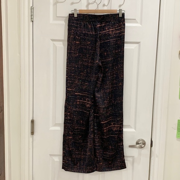 H&M Wide Cut High Rise Satin Pattern Pants - Picture 4 of 13